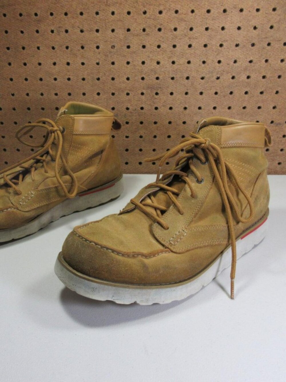 Nike ACG mens tan suede ankle boots 12 M 525387 760